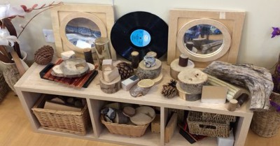 Kindergartens create many learning activities that incorporate natural elements. Nature play invites open ended interactions and exploration where kids learn about the world and themselves.