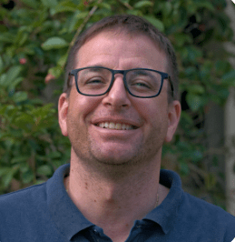 Originating in the Swiss Alps, Dr Fabio Cortesi holds a Bachelor of Science in Plant and Animal Biology, a Bachelor of Science in Marine Biology, and a PhD in Zoology.