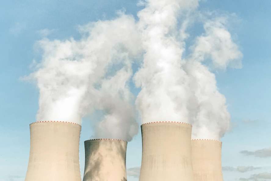 Community solar projects help reduce the local power grid's reliance on polluting fossil fuels.
